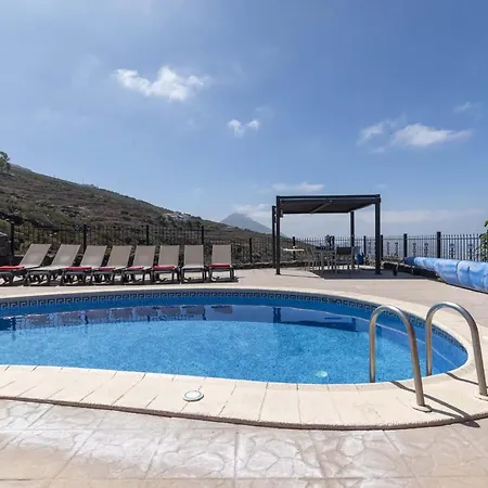 Villa Una