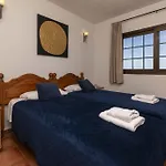 Villa Una וילה