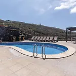 Villa Una וילה