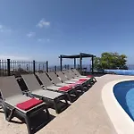 Villa Una *