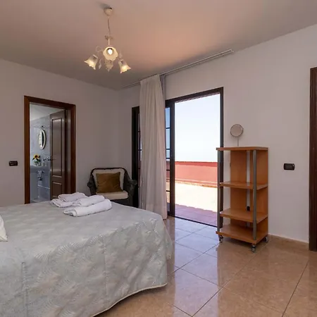 Villa Una