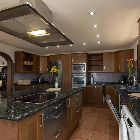 Villa Una Villa