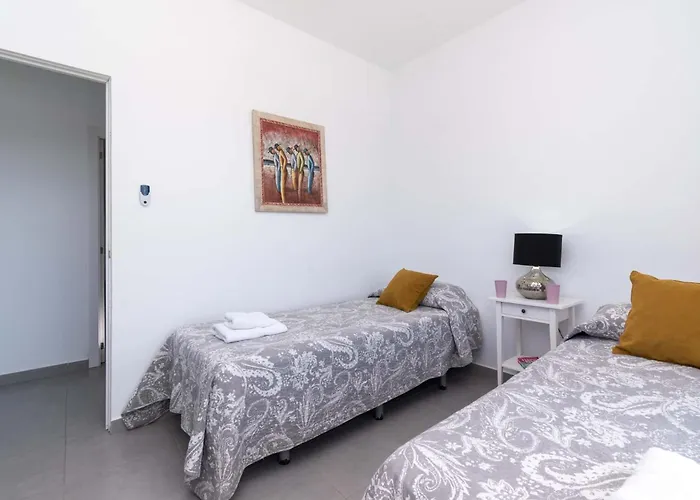 Villa Una Βίλα *