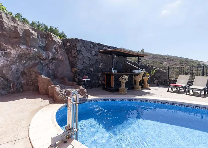 Villa Una Βίλα *